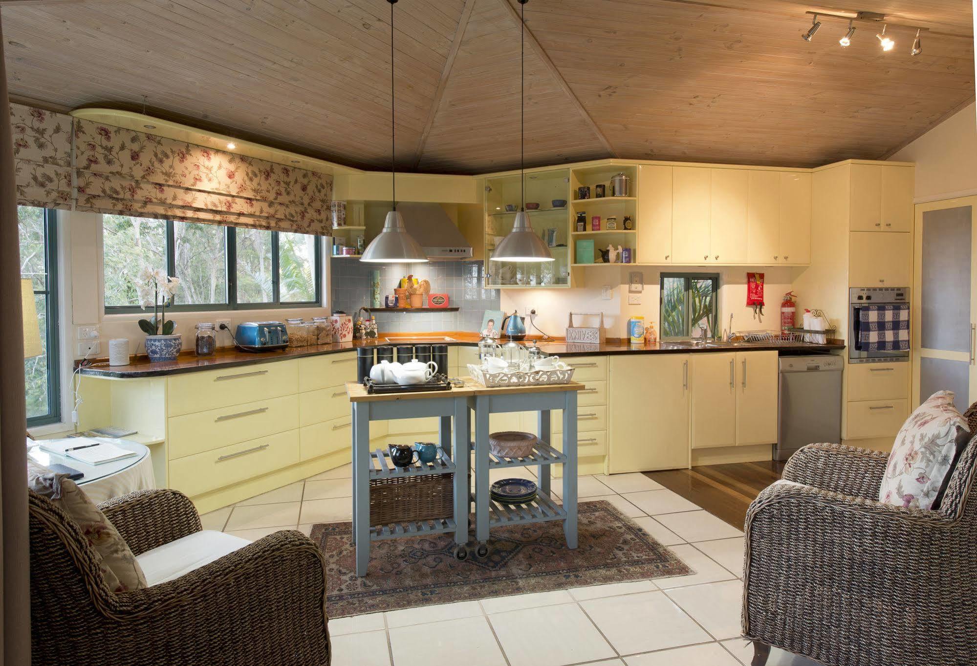 Arabella Guesthouse Alexandra Headland Esterno foto